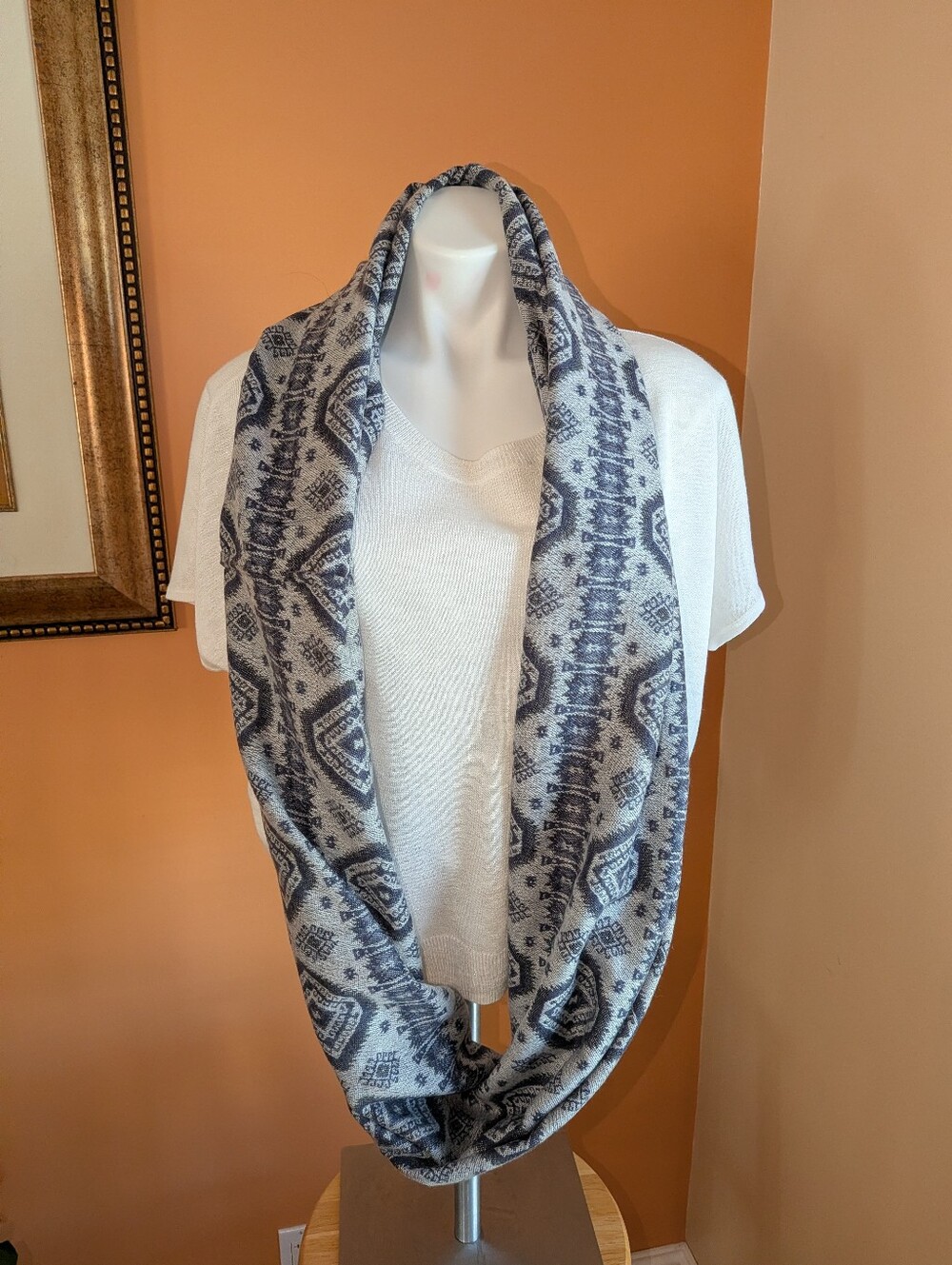 BP Soft Gray & Navy Patterned Infinity Scarf - Unbranded